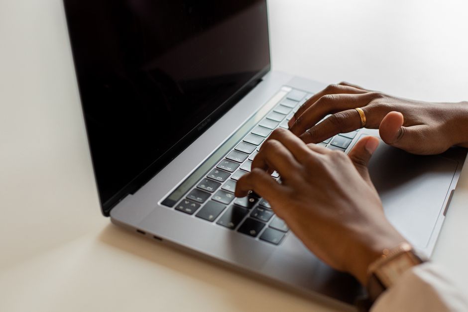 Geleceğin B2B SaaS'ı: Merkeziyetsiz Teknolojilerle Güven ve İnovasyon