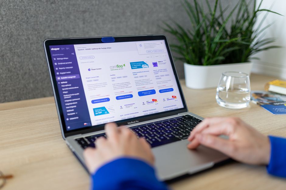 SaaS Ürünlerinde Adaptif Mimari: Sürekli Öğrenen Platformlar